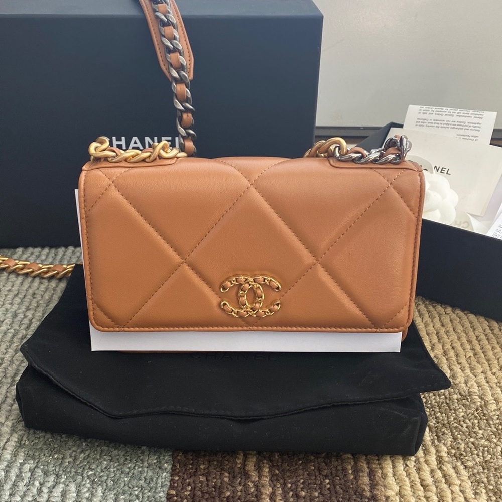 Chanel 19 Caramel Wallet On Chain